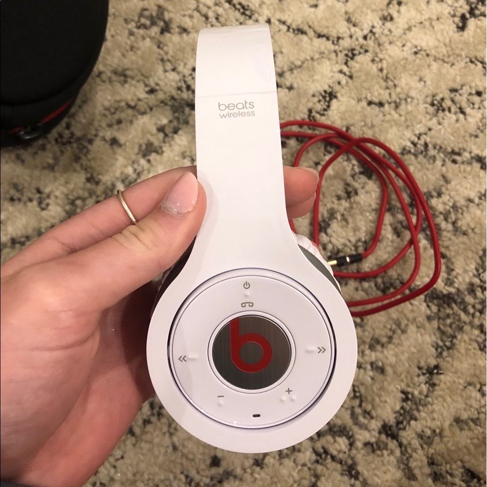 wireless beats by DRE